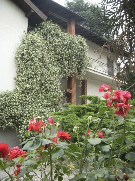La Casa Creativa Lomnago Bagian luar foto